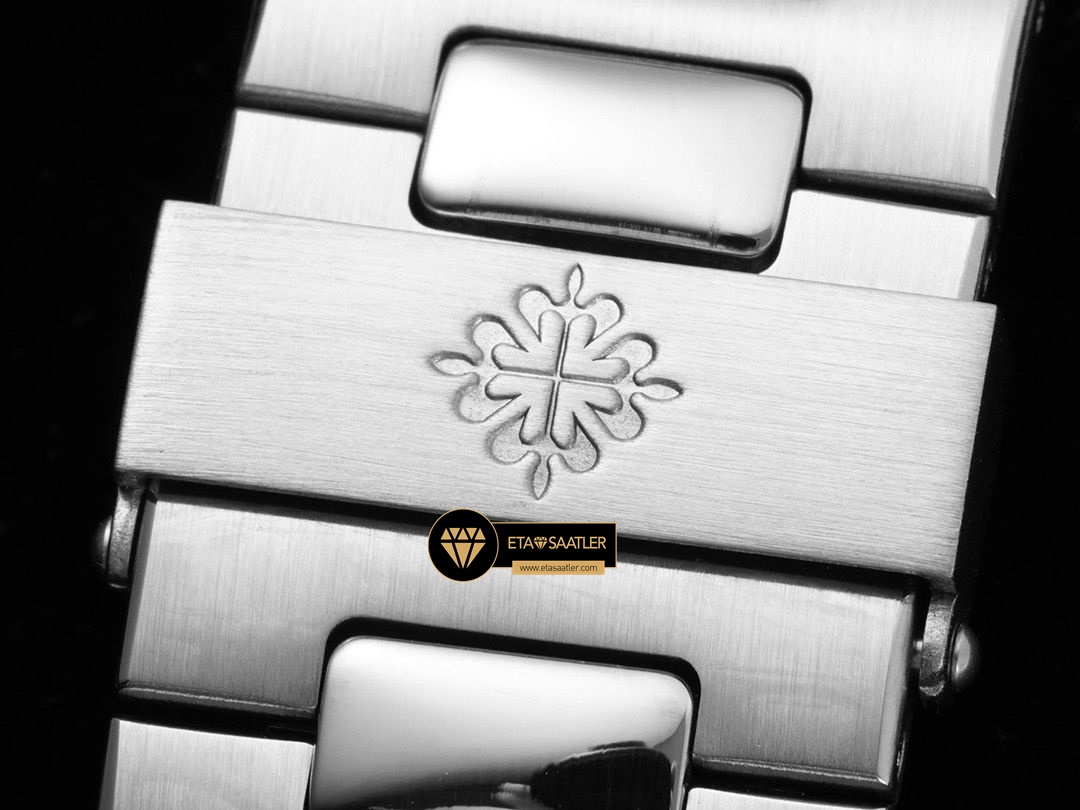 Patek Philippe Nautilus Çelik 40mm Jumbo 5711 Taşlı Beyaz Kadran ETA (7) Patek Philippe Nautilus Çelik 40mm Jumbo 5711 Taşlı Beyaz Kadran ETA
