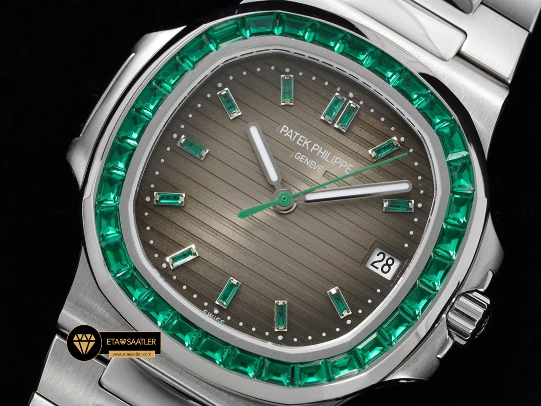 Patek Philippe Nautilus Çelik 40mm Jumbo 5711 Yeşil Taşlı Bezel ETA (5) Patek Philippe Nautilus Çelik 40mm Jumbo 5711 Yeşil Taşlı Bezel ETA