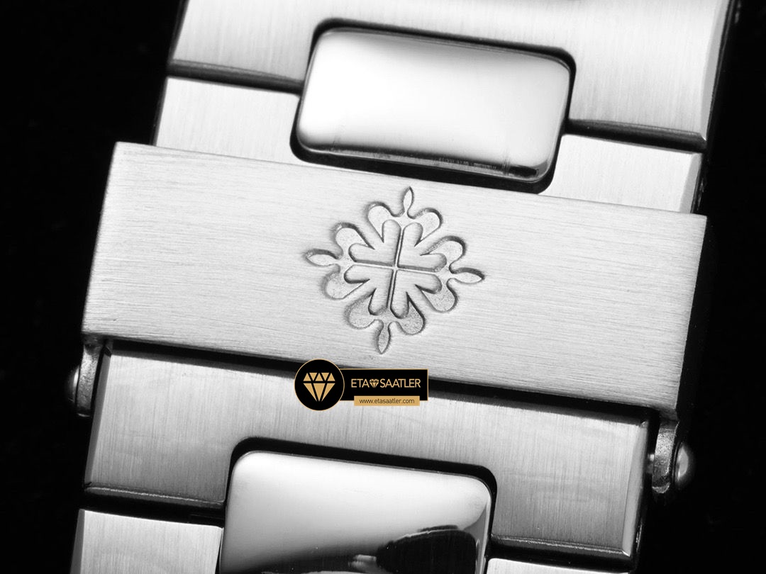 Patek Philippe Nautilus Çelik 40mm Jumbo 5711 Yeşil Taşlı Bezel ETA (7) Patek Philippe Nautilus Çelik 40mm Jumbo 5711 Yeşil Taşlı Bezel ETA