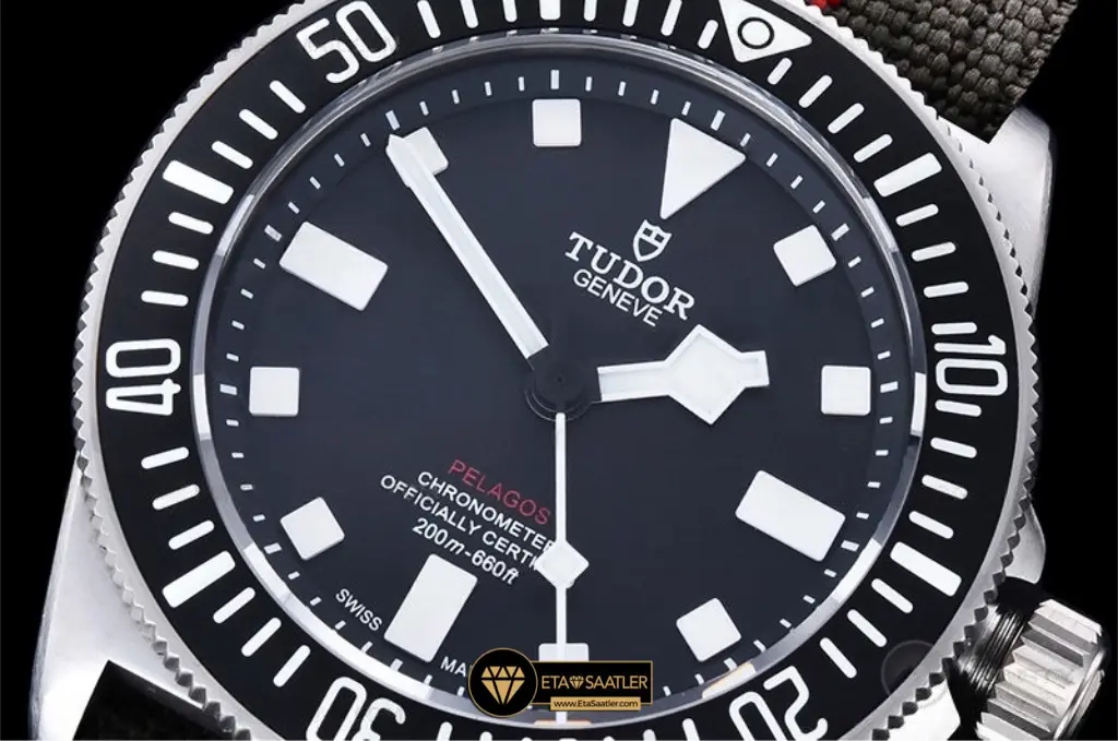 tudor-pelagos-fxd-titanyum-kasa-kırmızı-şeritli-yeşil-kumaş-kordon-super-clone-eta-06