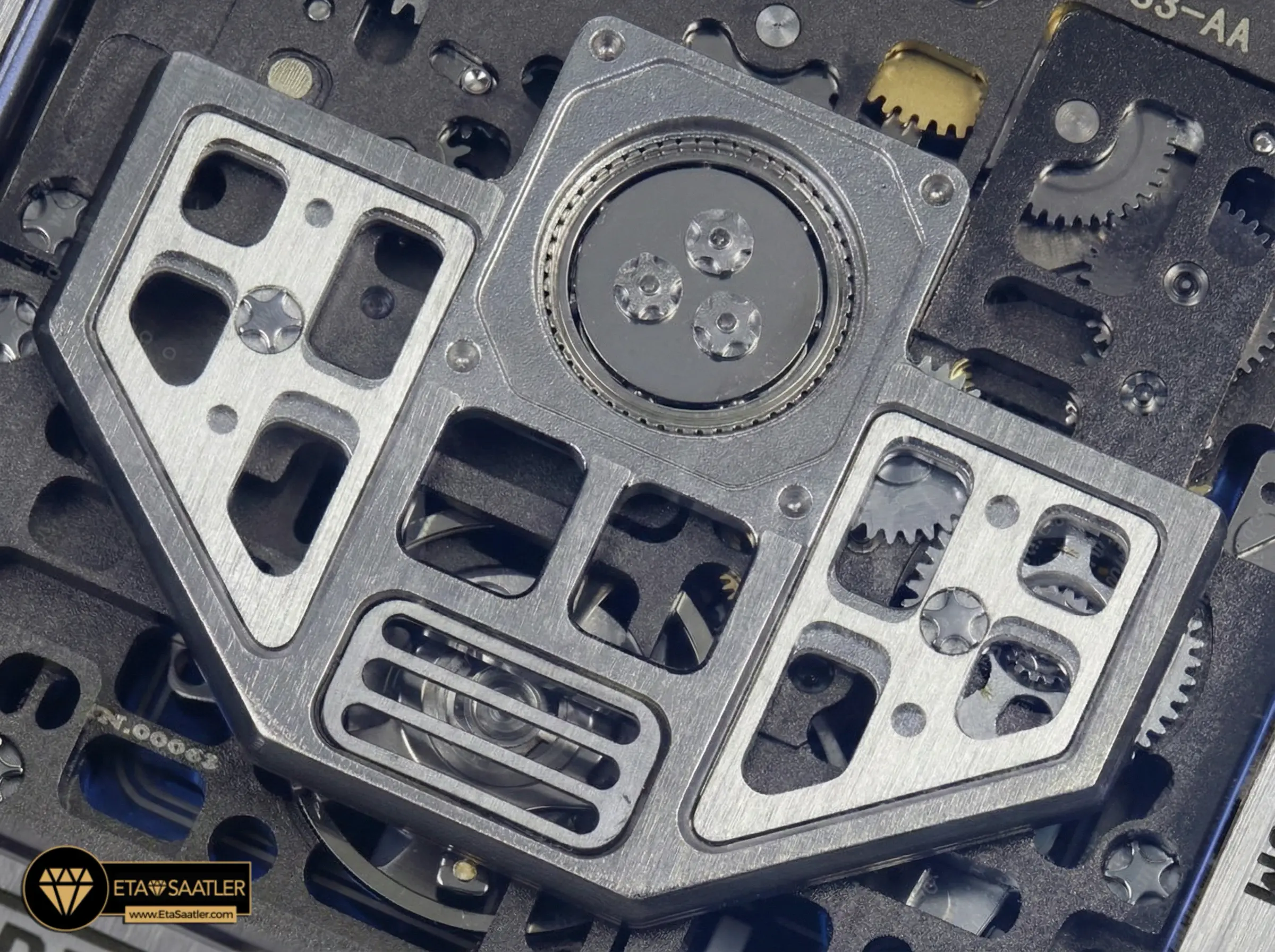 richard-mille-rm-16-02-extra-titanium-super-clone-eta-06
