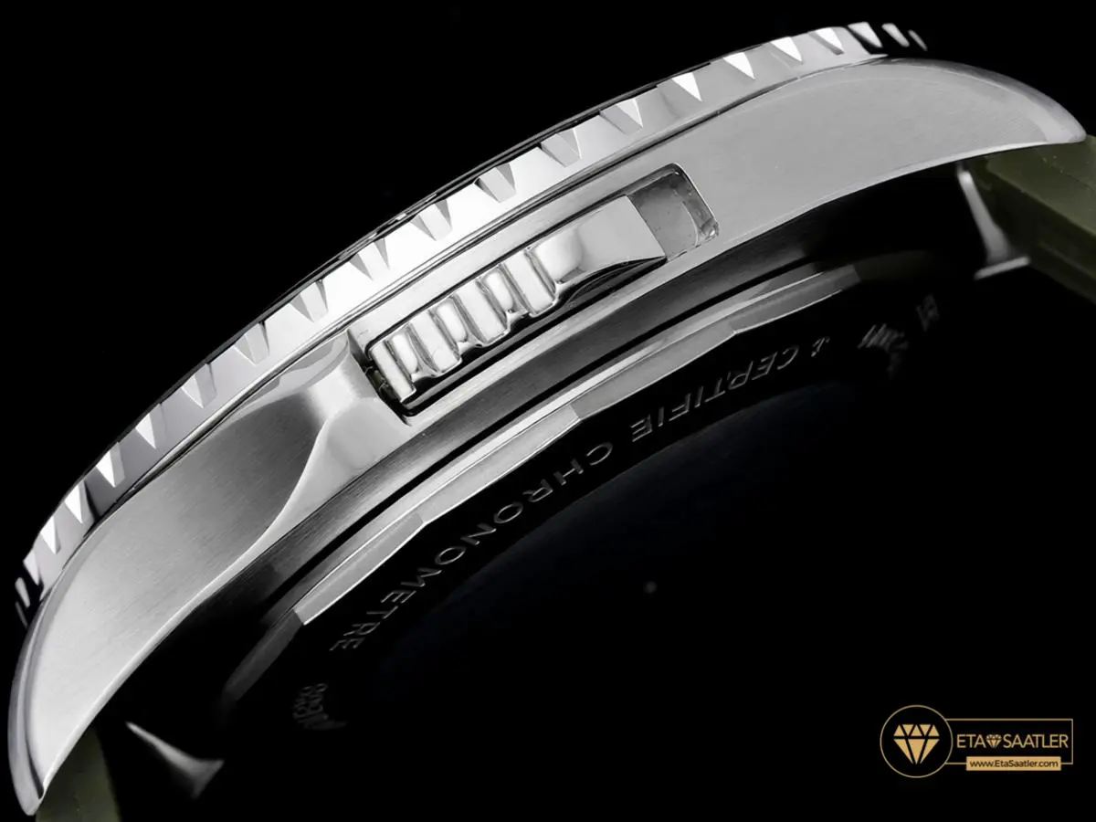breitling-superocean-46-green-camou-dial-green-rubber-strap-super-clone-eta-031
