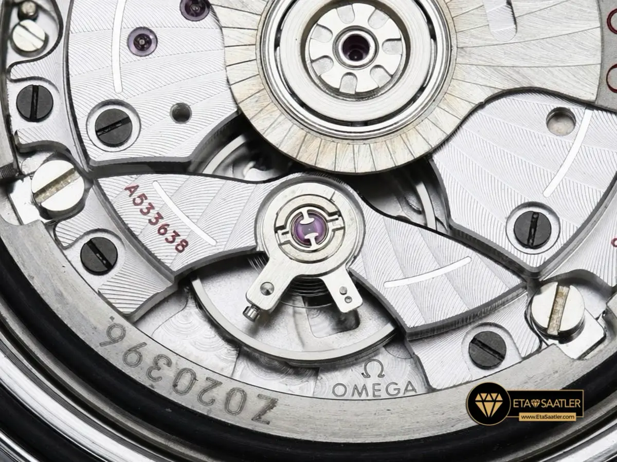 omega-seamaster-300m-diver-silver-dial-mesh-bracelet-super-clone-eta-018