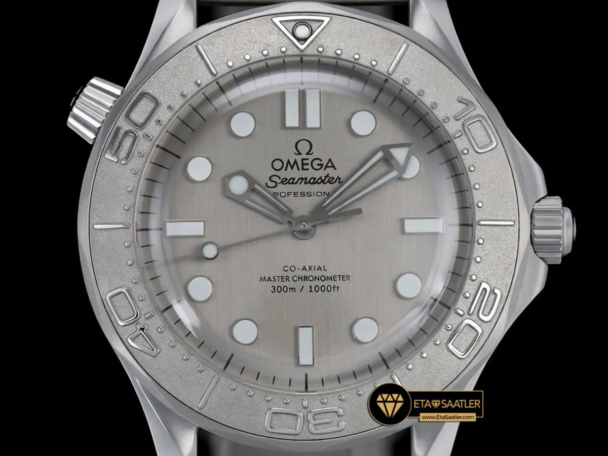 omega-seamaster-300m-diver-silver-dial-mesh-bracelet-super-clone-eta-026