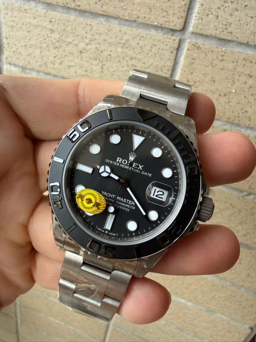 Rolex Yacht-Master 226627 titanyum kadranın gün ışığında okunabilirliği