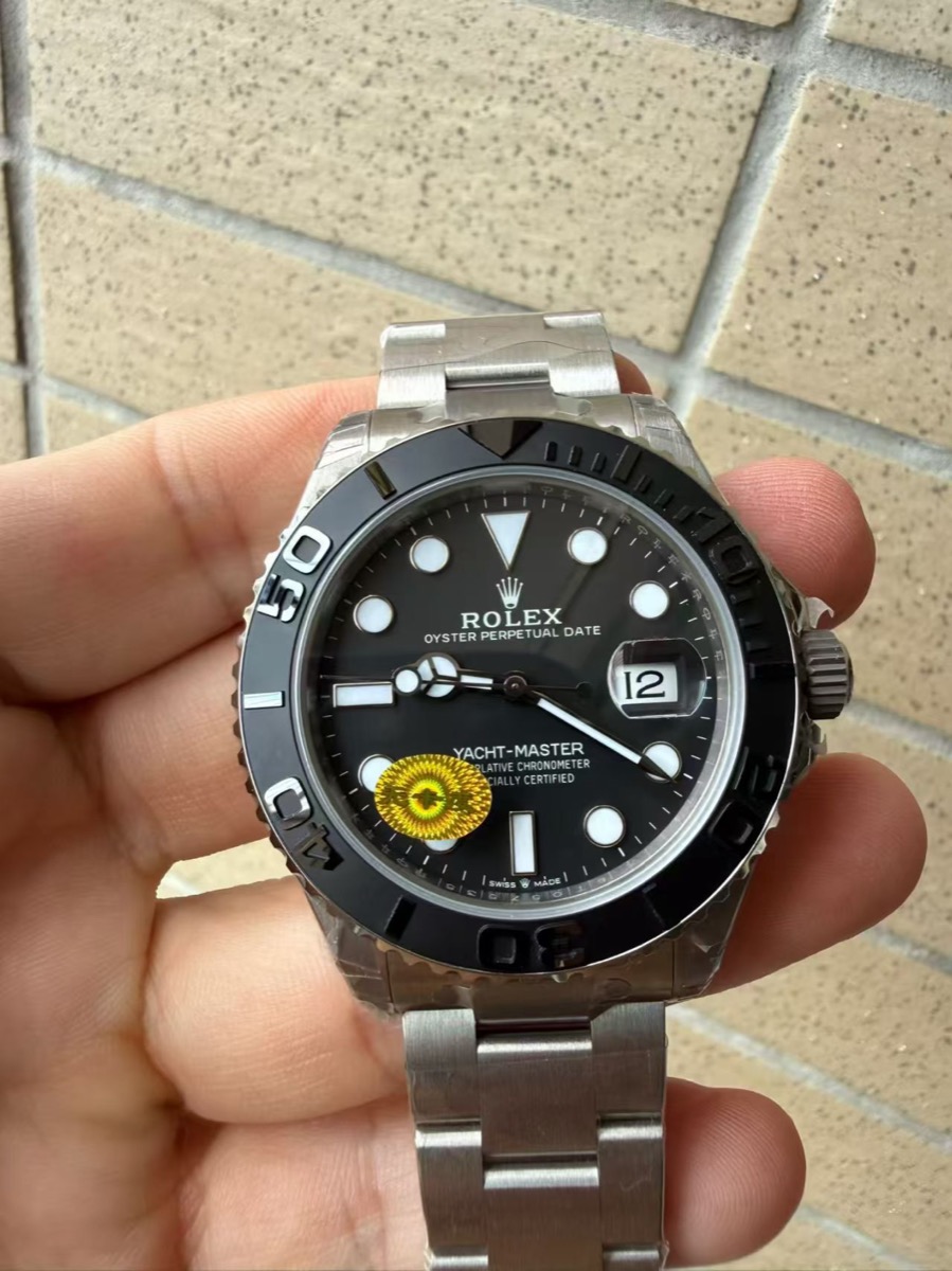 Rolex Yacht-Master 226627 titanyum saat elde: 42 mm kasa ve titanyum bilezik