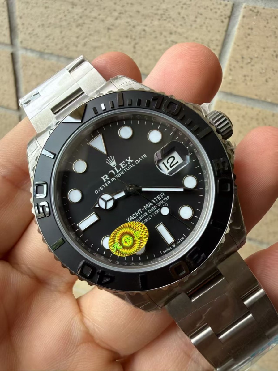 Rolex Yacht-Master 226627 titanyum siyah kadran ve seramik bezel yakın çekim