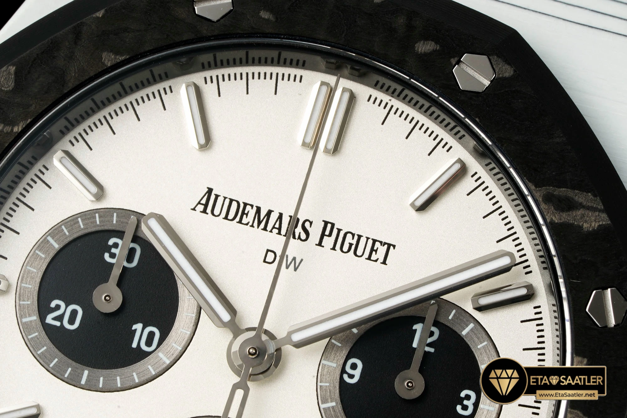 audemars-piguet-royal-oak-chrono-26240-diw-voidline-carboquartz-black-white-super-clone-eta-05
